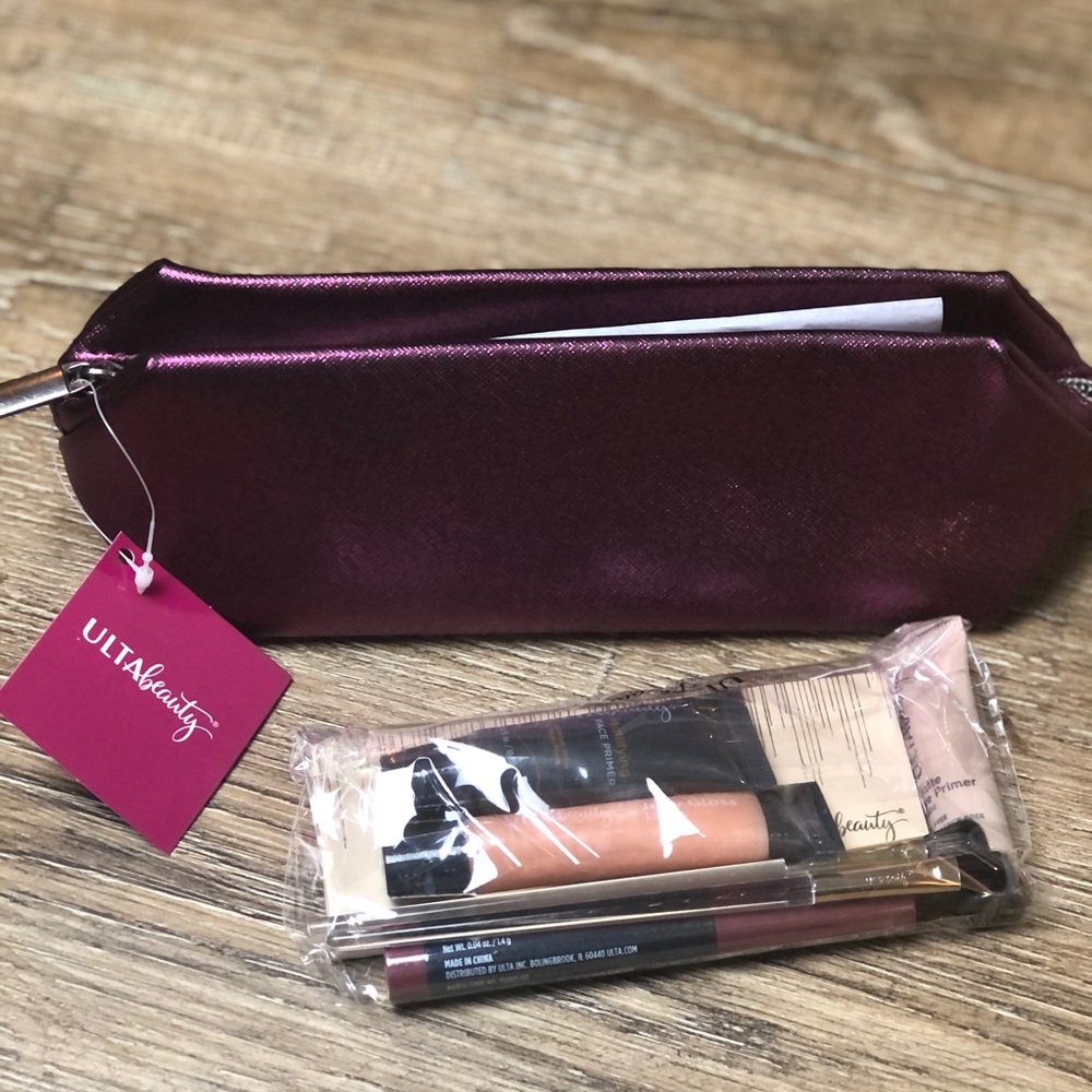 Ulta Beauty 8 Piece Set Including Carry Bag